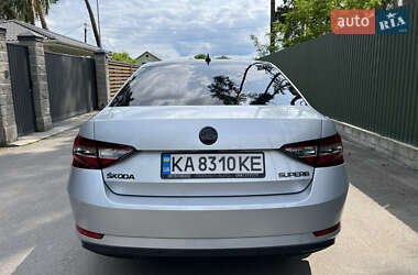 Лифтбек Skoda Superb 2017 в 