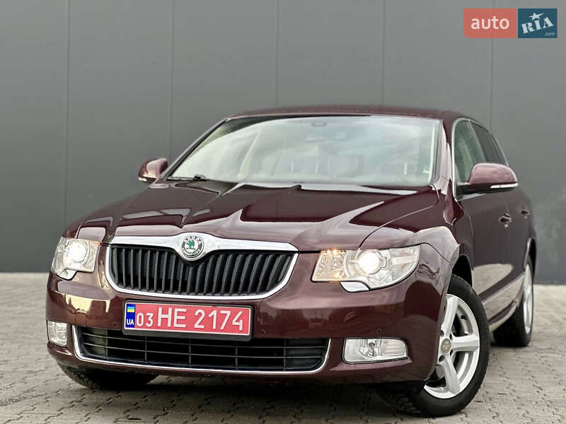 Лифтбек Skoda Superb 2009 в 
