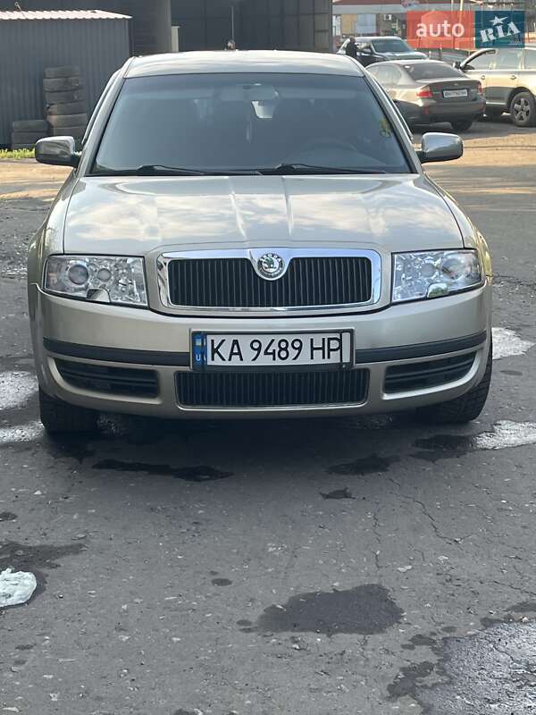 Лифтбек Skoda Superb 2006 в Каменском