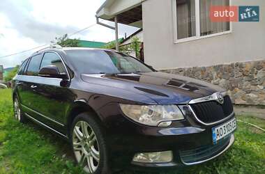 Універсал Skoda Superb 2011 в 