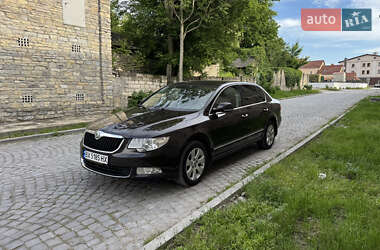 Лифтбек Skoda Superb 2012 в 