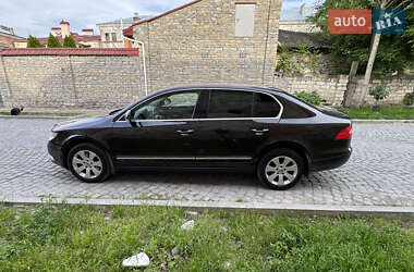 Лифтбек Skoda Superb 2012 в 