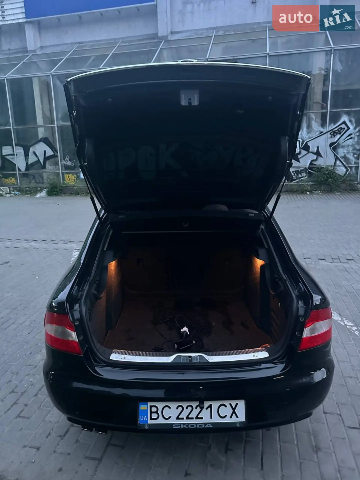 2010 Skoda Superb - мініатюра 3