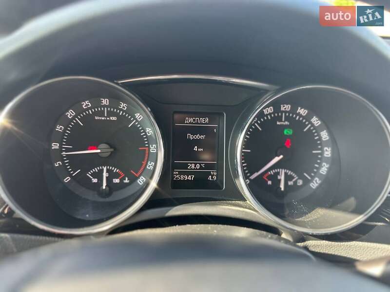 Лифтбек Skoda Superb 2013 в Доброславе