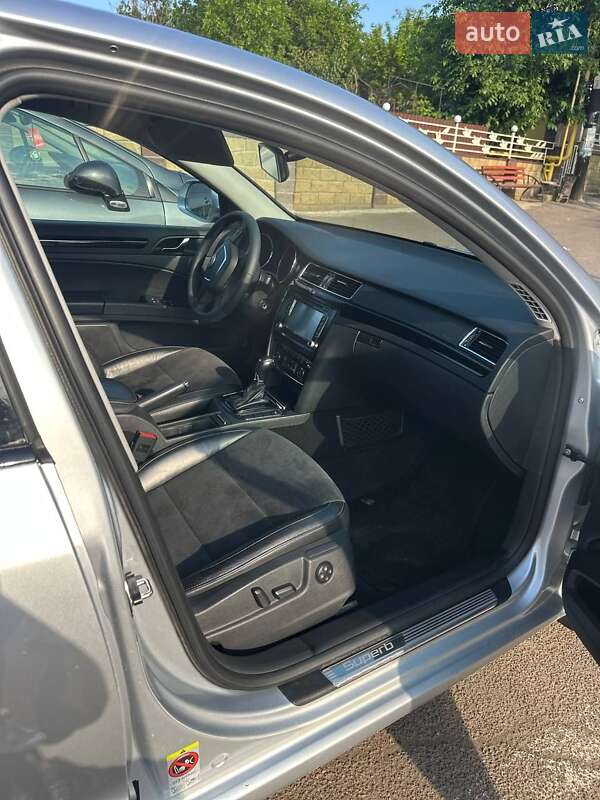 Лифтбек Skoda Superb 2013 в Доброславе