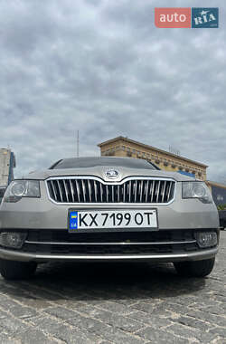 Лифтбек Skoda Superb 2013 в 