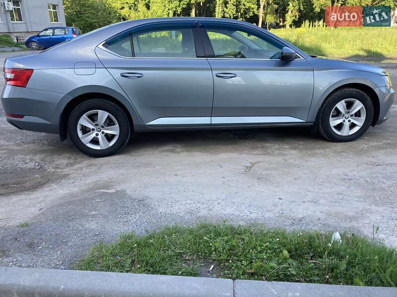 Лифтбек Skoda Superb 2018 в Чернигове