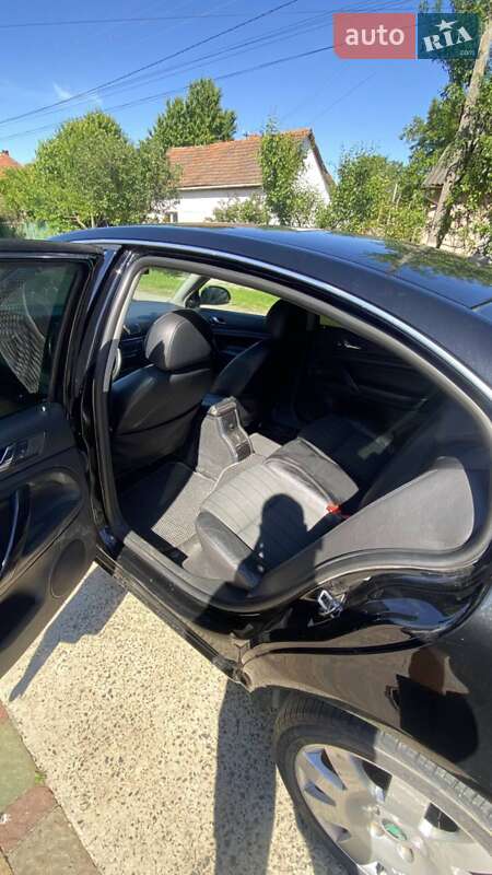 Лифтбек Skoda Superb 2006 в Чопе