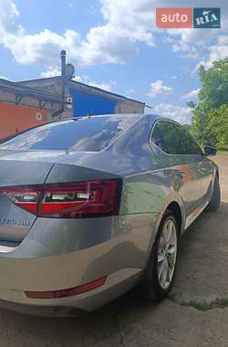 Лифтбек Skoda Superb 2016 в 