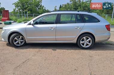 Універсал Skoda Superb 2013 в Нововолинську