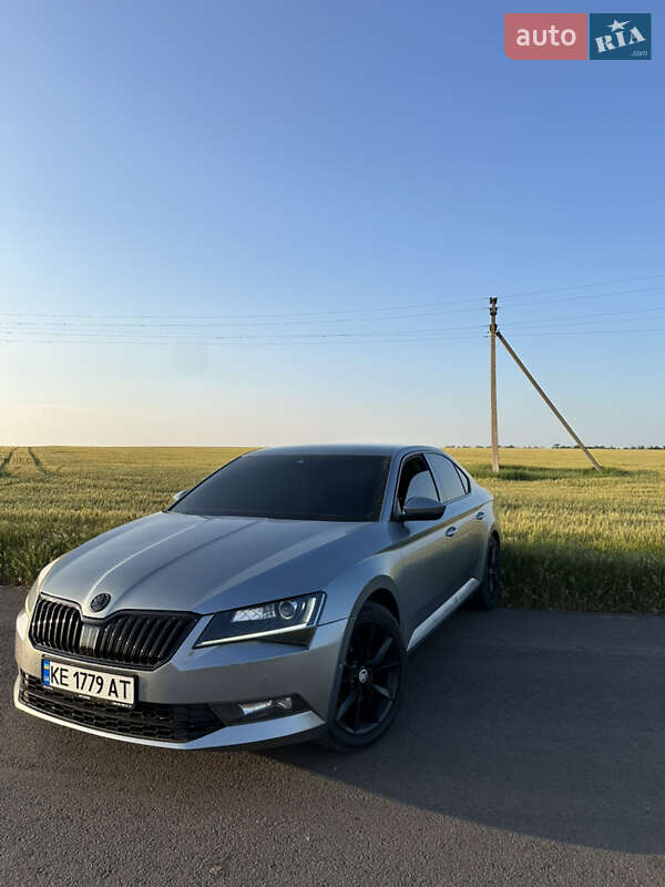 Лифтбек Skoda Superb 2016 в Кривом Роге
