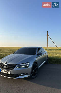 Лифтбек Skoda Superb 2016 в 