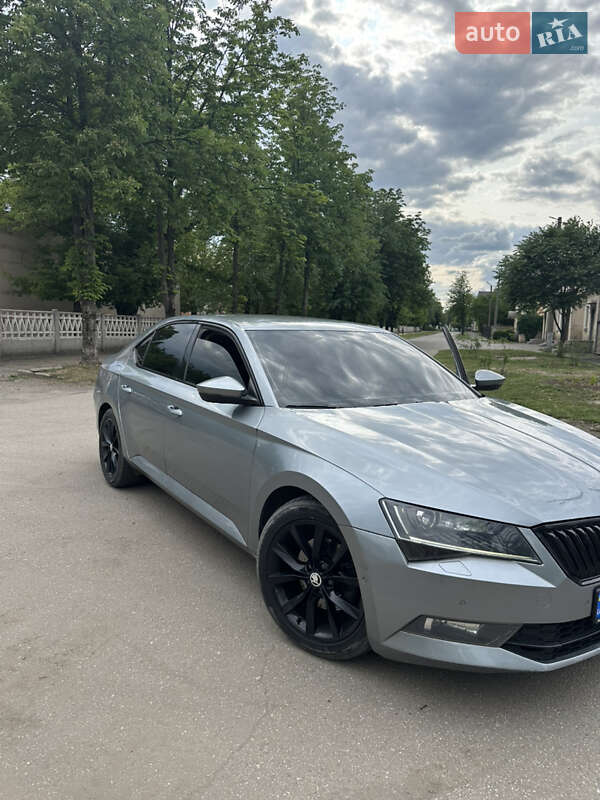 Лифтбек Skoda Superb 2016 в Кривом Роге
