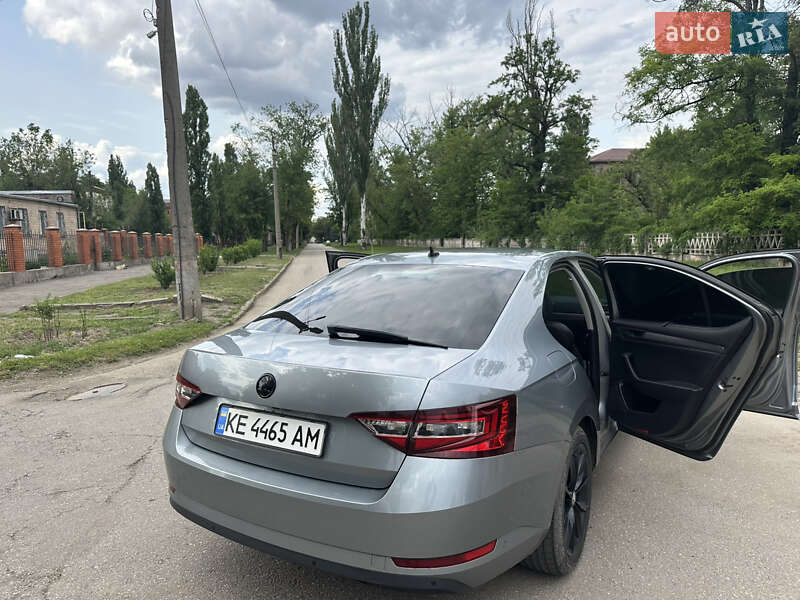 Лифтбек Skoda Superb 2016 в Кривом Роге