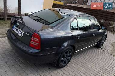 Лифтбек Skoda Superb 2005 в 
