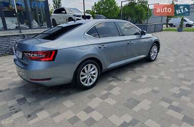 Лифтбек Skoda Superb 2018 в 