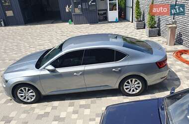 Лифтбек Skoda Superb 2018 в 