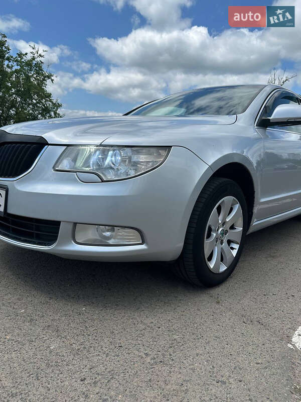 Лифтбек Skoda Superb 2008 в Южноукраинске