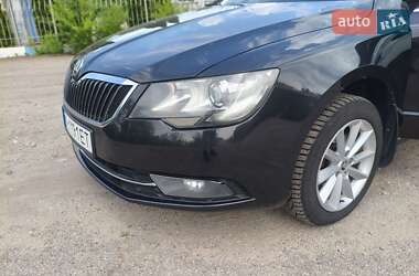 Лифтбек Skoda Superb 2013 в 