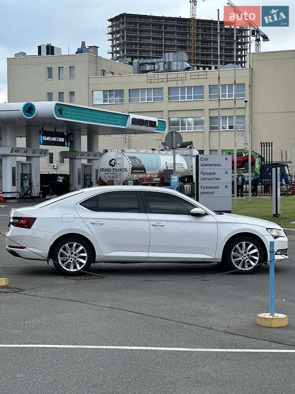 Ліфтбек Skoda Superb 2016 в Києві