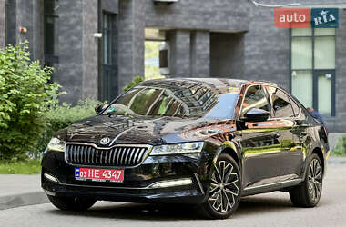 Лифтбек Skoda Superb 2022 в 