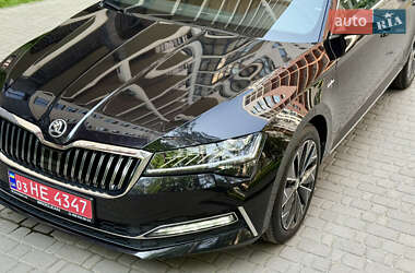Лифтбек Skoda Superb 2022 в 