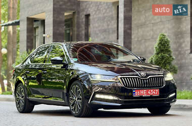Лифтбек Skoda Superb 2022 в 