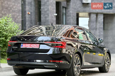 Лифтбек Skoda Superb 2022 в 