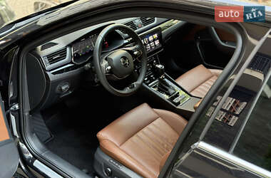 Лифтбек Skoda Superb 2022 в 