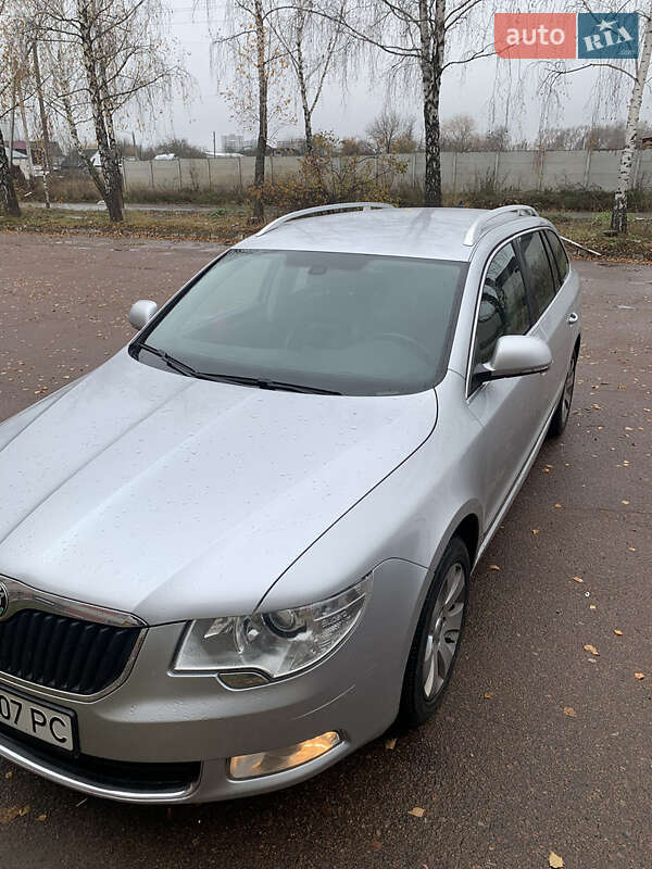 Универсал Skoda Superb 2011 в Чернигове