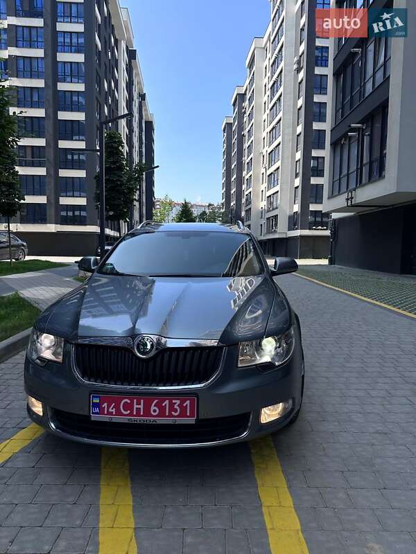 Универсал Skoda Superb 2010 в Ивано-Франковске