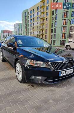Універсал Skoda Superb 2015 в Рівному
