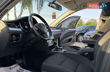 Лифтбек Skoda Superb 2013 в 