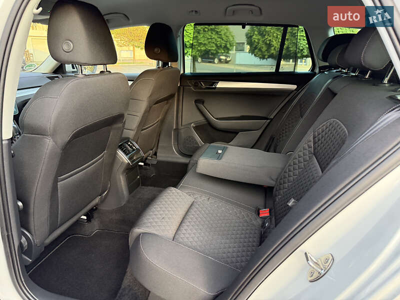 Универсал Skoda Superb 2021 в Ровно