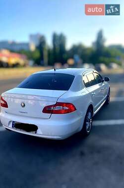 Лифтбек Skoda Superb 2009 в 