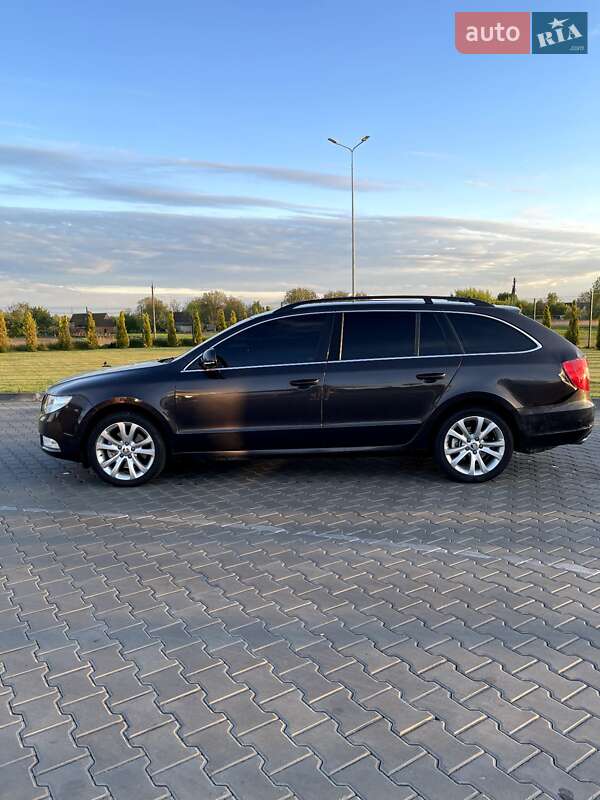 Универсал Skoda Superb 2011 в Луцке