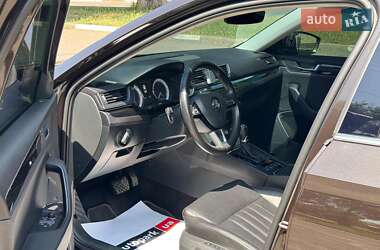 Лифтбек Skoda Superb 2016 в 