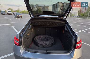 Лифтбек Skoda Superb 2016 в 