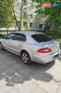 Лифтбек Skoda Superb 2009 в 