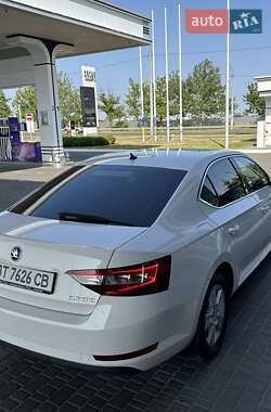 Ліфтбек Skoda Superb 2017 в 