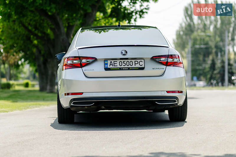 Лифтбек Skoda Superb 2016 в Днепре