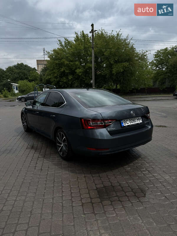 Лифтбек Skoda Superb 2016 в Львове