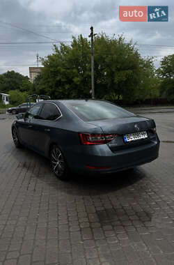 Лифтбек Skoda Superb 2016 в 