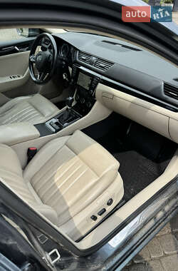 Лифтбек Skoda Superb 2016 в 
