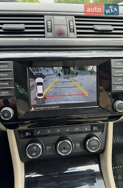 Лифтбек Skoda Superb 2016 в 