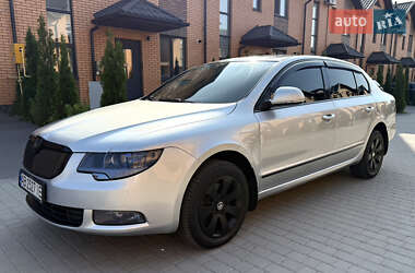Лифтбек Skoda Superb 2011 в 