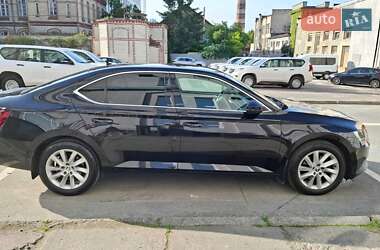 Лифтбек Skoda Superb 2017 в 