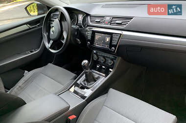Лифтбек Skoda Superb 2016 в 
