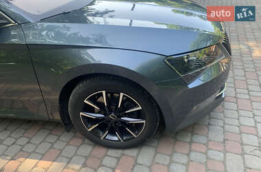 Лифтбек Skoda Superb 2016 в 