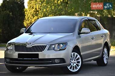 Лифтбек Skoda Superb 2013 в 